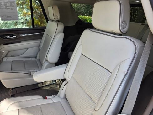 Used 2021 GMC Yukon Denali w/ LPO, Illumination Package image 29