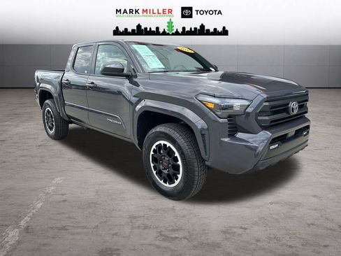 Certified 2025 Toyota Tacoma SR5 AWD/4WD image 8