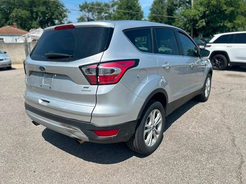 Used 2017 Ford Escape SE FWD image 5