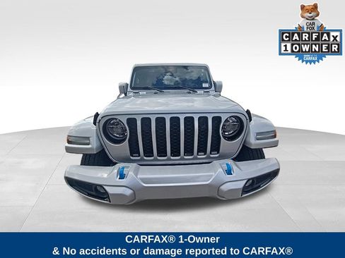 Used 2022 Jeep Wrangler Unlimited Sahara AWD/4WD image 2