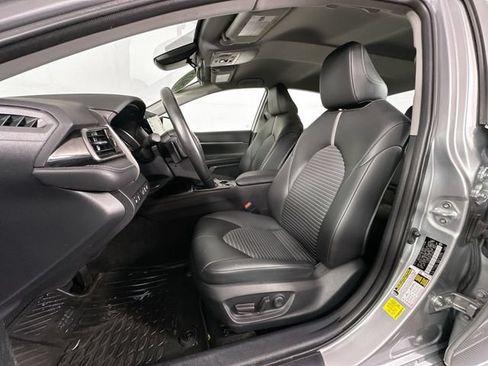 Used 2023 Toyota Camry SE w/ Cold Weather Package FWD image 16