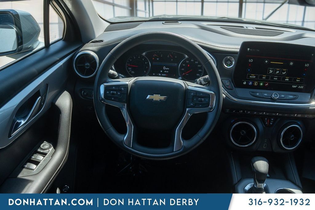 Used 2023 Chevrolet Blazer LT w/ Convenience Package FWD image 5