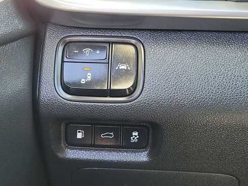 Used 2020 Kia Optima S image 17