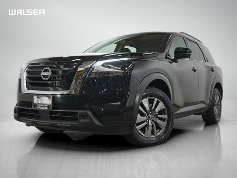 Used 2025 Nissan Pathfinder SV AWD/4WD image 1