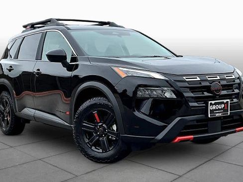 Certified 2025 Nissan Rogue SV image 3