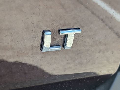 Used 2023 Chevrolet Traverse LT image 7