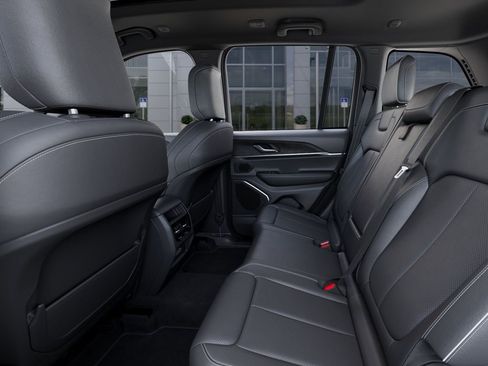 New 2026 Jeep Grand Cherokee Limited AWD/4WD image 24