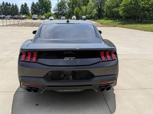 Used 2025 Ford Mustang GT RWD image 4