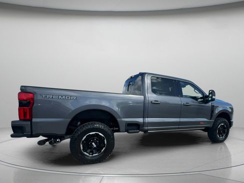 New 2026 Ford F250 Platinum w/ Tremor Off-Road Package image 32