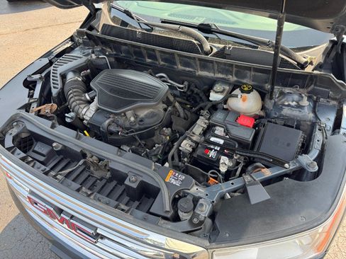 Used 2019 GMC Acadia SLE FWD image 25