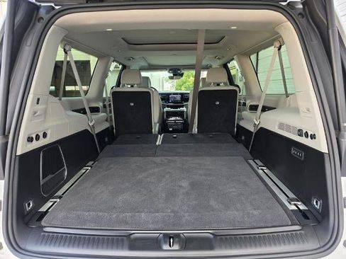 Used 2023 Jeep Wagoneer L Series III w/ Premium Group I AWD/4WD image 37