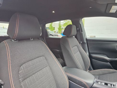 Used 2024 Honda HR-V Sport image 11