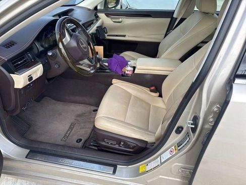 Used 2016 Lexus ES 350 w/ Premium Package w/Wood Trim image 8