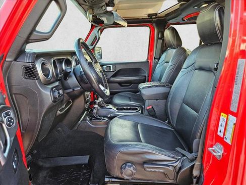 Used 2018 Jeep Wrangler Unlimited Sahara image 17