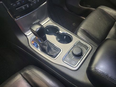 Used 2020 Jeep Grand Cherokee Limited AWD/4WD image 26