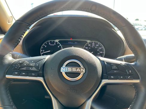 Used 2025 Nissan Sentra SV w/ SV Premium Package FWD image 45