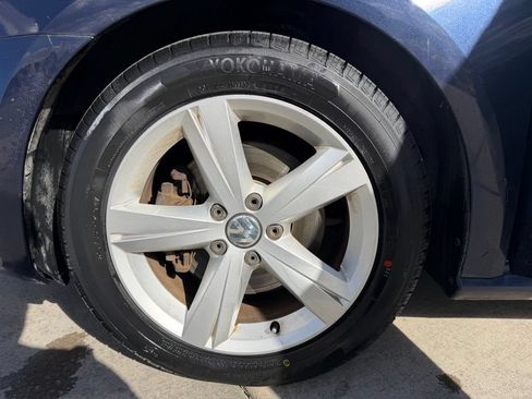 Used 2013 Volkswagen Passat 2.5 SE FWD image 33