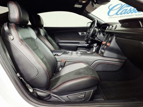 Used 2019 Ford Mustang GT Premium w/ Equipment Group 401A RWD image 12
