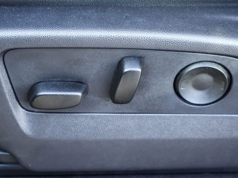 Certified 2025 GMC Sierra 1500 SLT image 13