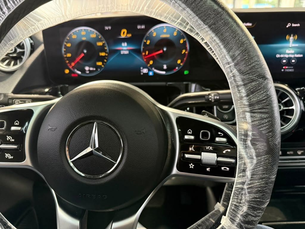 Used 2023 Mercedes-Benz GLA 250 4MATIC w/ Premium Package image 11