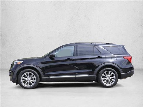 Used 2020 Ford Explorer XLT w/ Equipment Group 202A AWD/4WD image 8