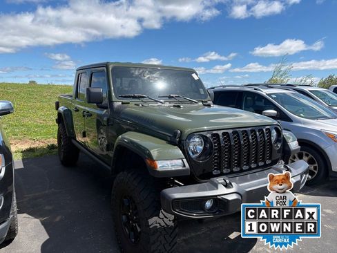 Used 2022 Jeep Gladiator Sport AWD/4WD image 2