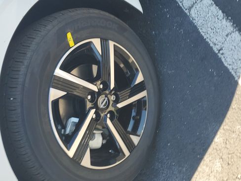 New 2025 Nissan Sentra SV image 4