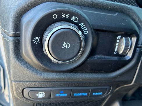 Used 2024 Jeep Wrangler Unlimited Rubicon 4xe AWD/4WD image 22