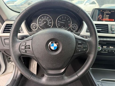 Used 2017 BMW 320i Sedan RWD image 20
