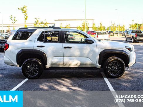 Used 2025 Toyota 4Runner SR5 AWD/4WD image 8