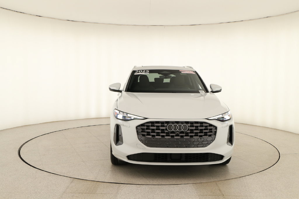 Certified 2025 Audi Q5 Prestige AWD/4WD image 11