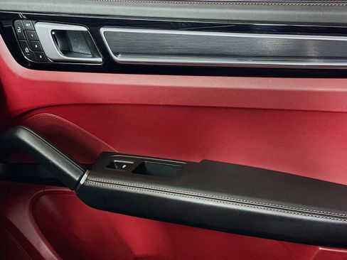 Used 2022 Porsche Cayenne GTS w/ Premium Package Plus image 16