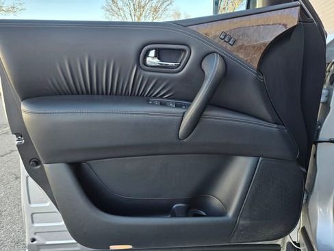 Used 2016 INFINITI QX80 Luxe w/ 22" Wheel Package image 13