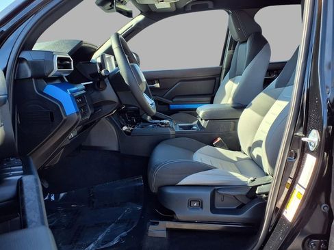 Used 2025 Toyota Tacoma TRD Off-Road image 22