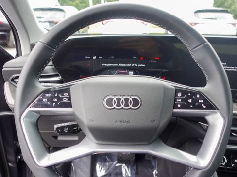 Used 2025 Audi Q5 Premium Plus w/ Premium Plus AWD/4WD image 12