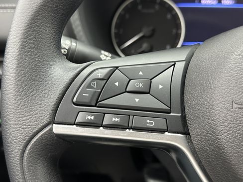 Used 2025 Nissan Sentra SV image 14