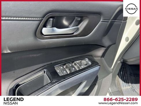 Used 2023 Nissan Pathfinder SL w/ SL Premium Package AWD/4WD image 14