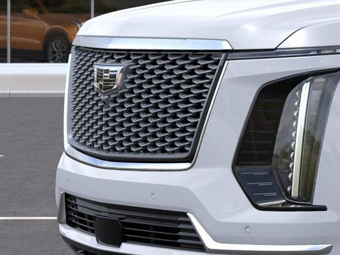 New 2026 Cadillac Escalade ESV Luxury w/ LPO, Radiant Package AWD/4WD image 13