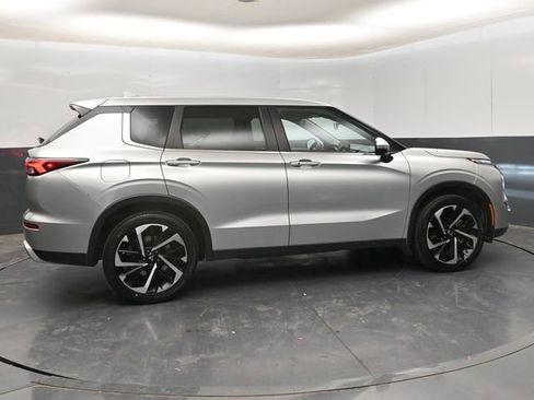 Used 2024 Mitsubishi Outlander SE FWD image 8