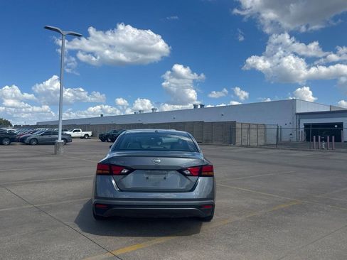 Certified 2025 Nissan Altima 2.5 SV FWD image 20