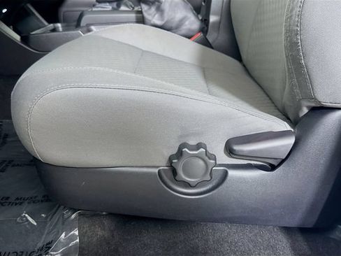 Certified 2021 Toyota Tacoma SR w/ SR Convenience Package AWD/4WD image 15