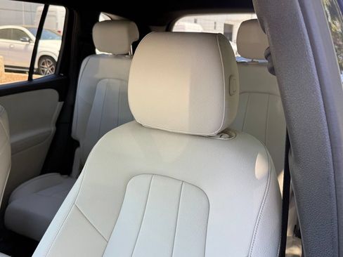 New 2026 Mercedes-Benz GLB 250 image 2