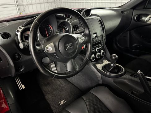 Used 2011 Nissan 370Z Touring w/ Sport Pkg RWD image 18