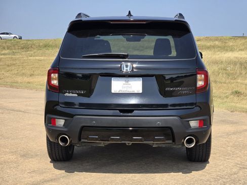 Used 2024 Honda Passport Black Edition image 8