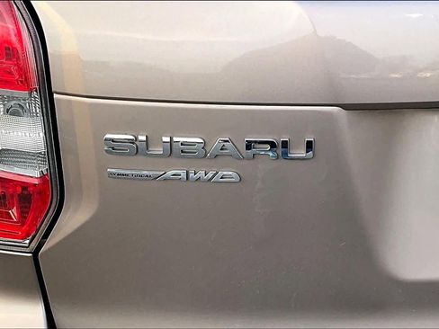 Used 2015 Subaru Forester 2.5i Limited image 30