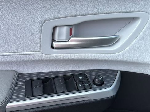 New 2026 Toyota Sienna XLE FWD image 13