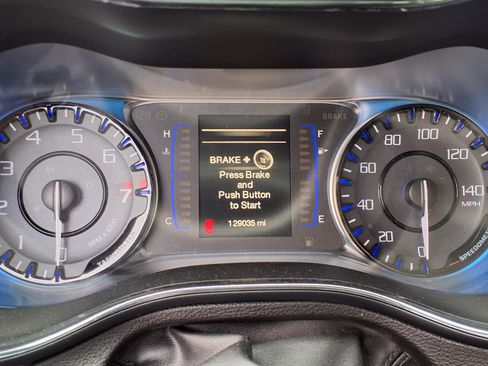 Used 2015 Chrysler 200 S FWD image 9