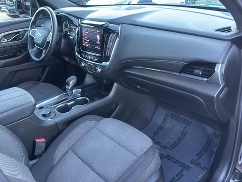 Used 2023 Chevrolet Traverse LT FWD image 11