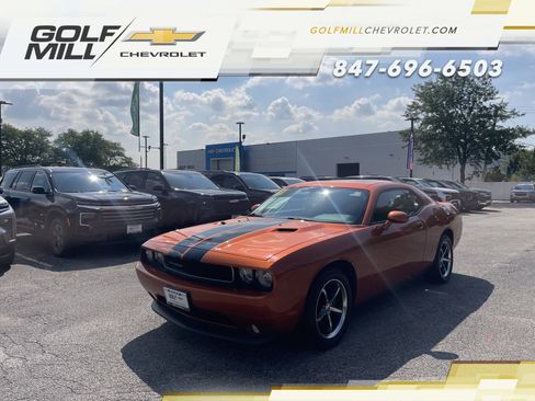 Used 2011 Dodge Challenger RWD image 1