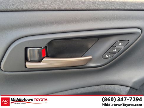 Certified 2025 Toyota Crown Signia AWD/4WD image 11